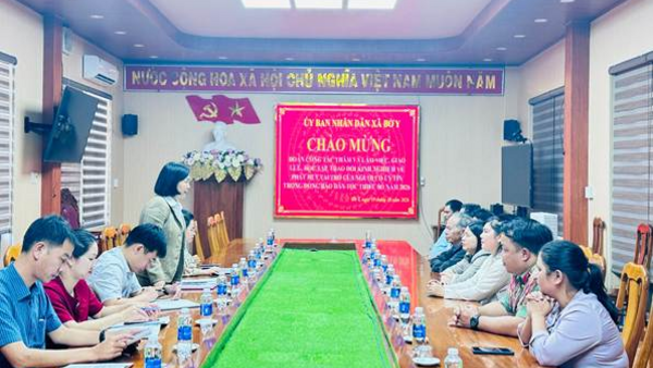Đoàn người có uy tín xã Đăk Ui tham quan, học tập kinh nghiệm tại xã Bờ Y
